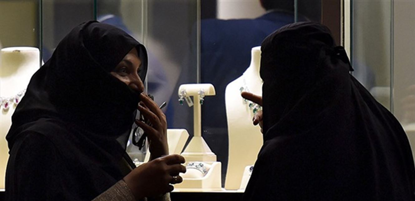 ناشطة سعودية تدعو النساء على ترك أزواجهن في هذه الحالة (فيديو)