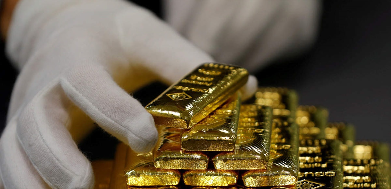 سعر أونصة الذهب يهوي بأكثر من 76 دولارا