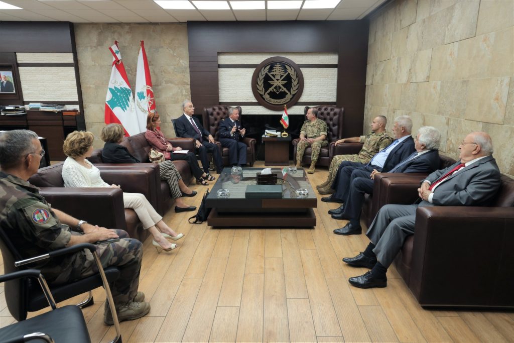 رئيس جوقة الشرف الفرنسية زار البطريرك الراعي وقائد الجيش وكرم شهداء الجيش الفرنسي رئيس جوقة الشرف الفرنسية زار البطريرك الراعي وقائد الجيش وكرم شهداء الجيش الفرنسي