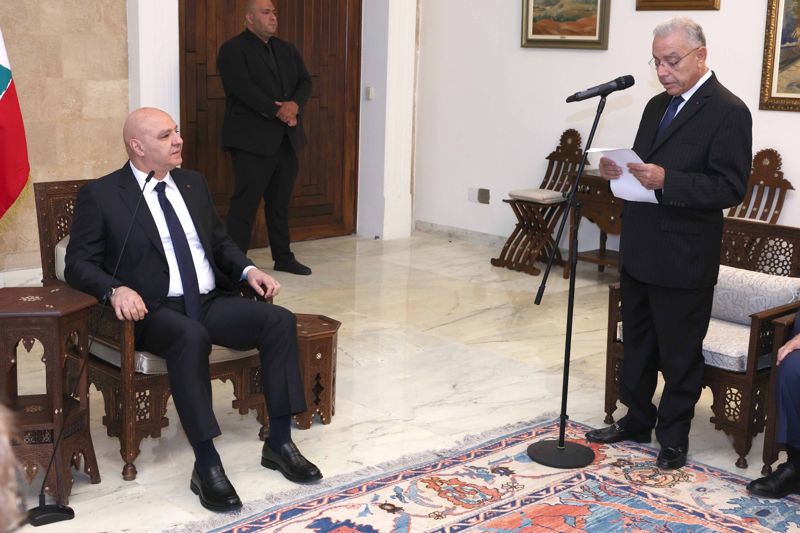 الرئيس عون يستقبل وفد جمعية جوقة الشرف الفرنسية ويؤكد عمق العلاقات اللبنانية الفرنسية