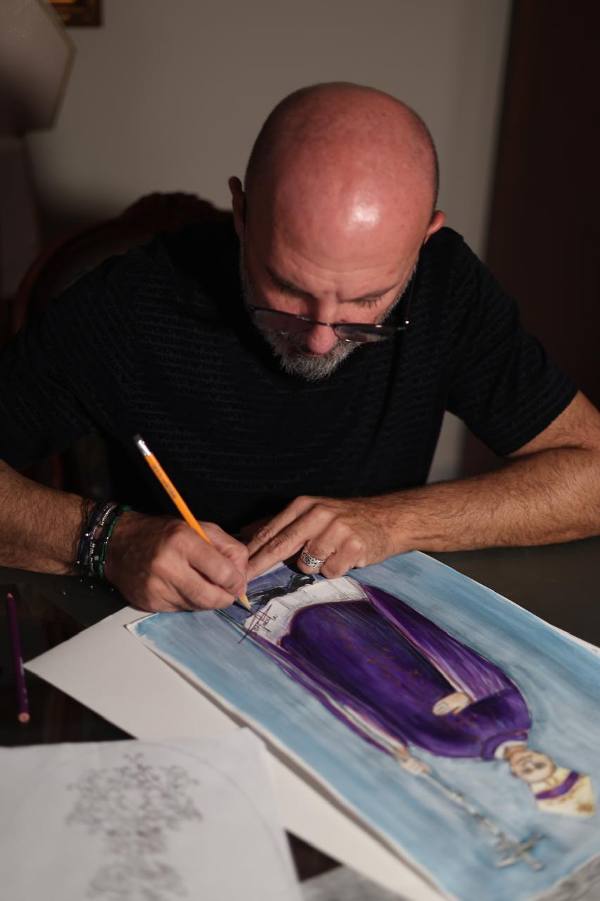 من عنايا إلى بيروت: أزياء البابا لاوون الليتورجية من تصميم لبناني!