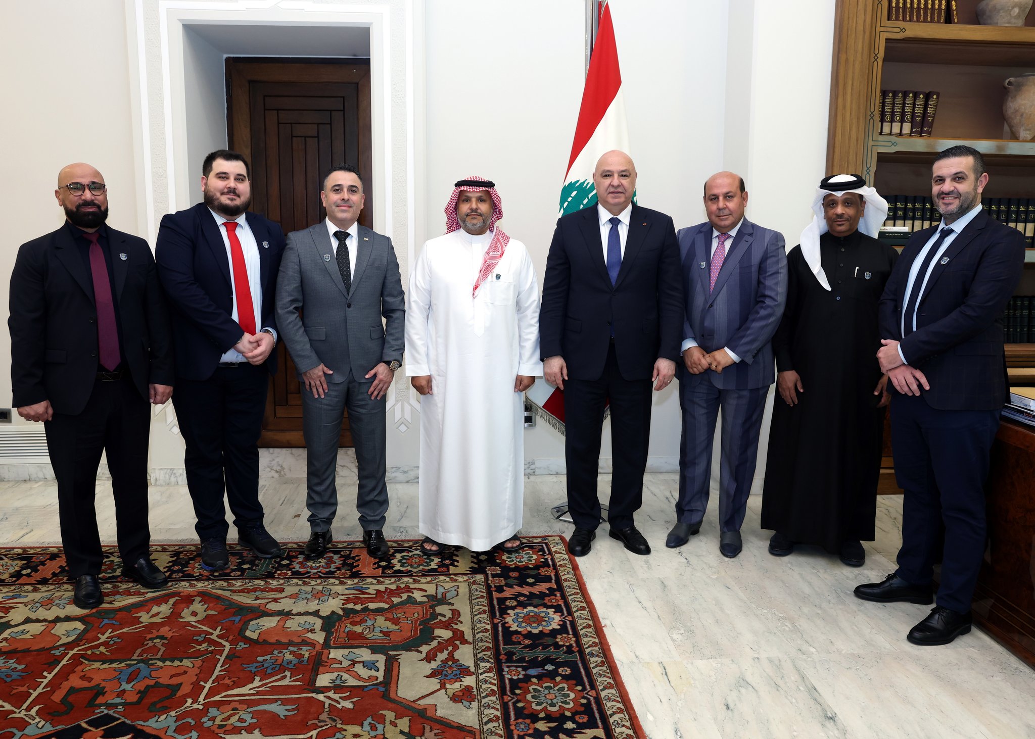 الرئيس عون التقى رئيس الاتحاد الدولي للميني فوتبول: لبنان مستعد لاستضافة الدورات الرياضية العربية والدولية