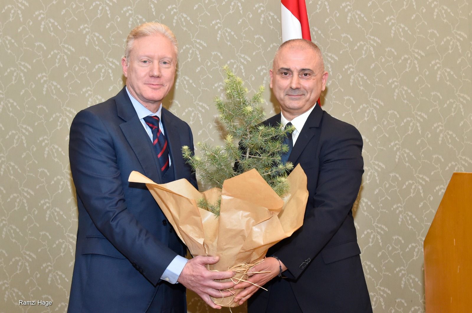 محفوض مكرما رجي: تحمل كلفة الموقف لأن لبنان يستحق