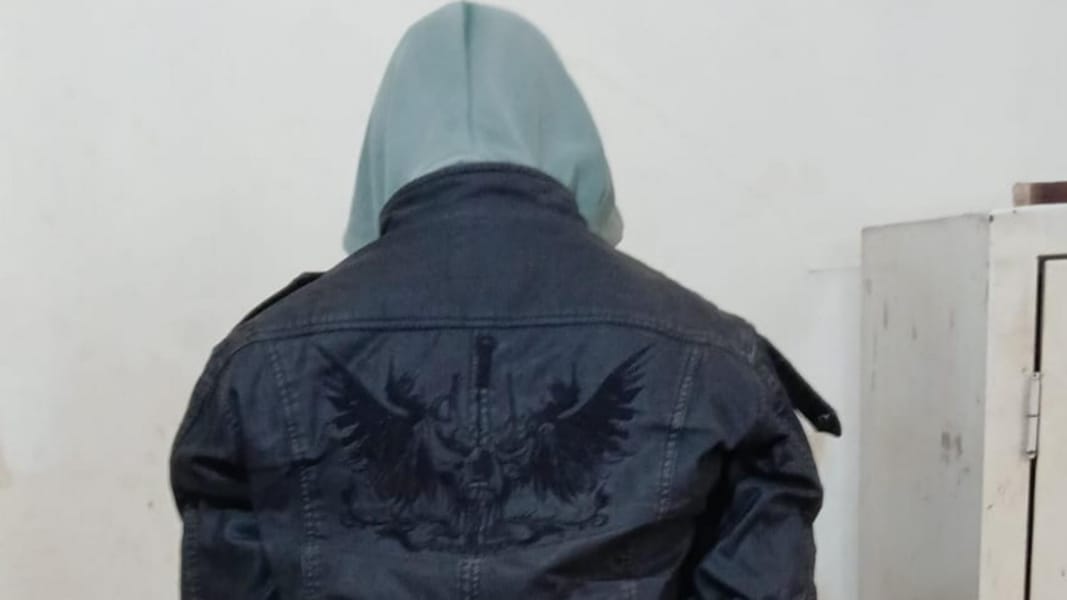 عمليّة دهم… وتوقيف مطلوب بجرائم عدّة