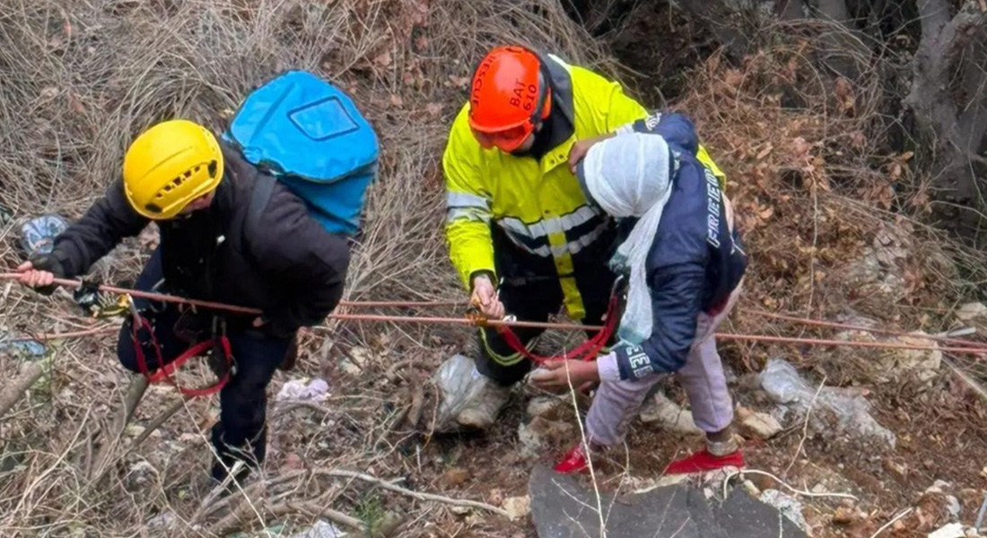 إنقاذ عاملة إثيوبية عالقة في منطقة حرجية