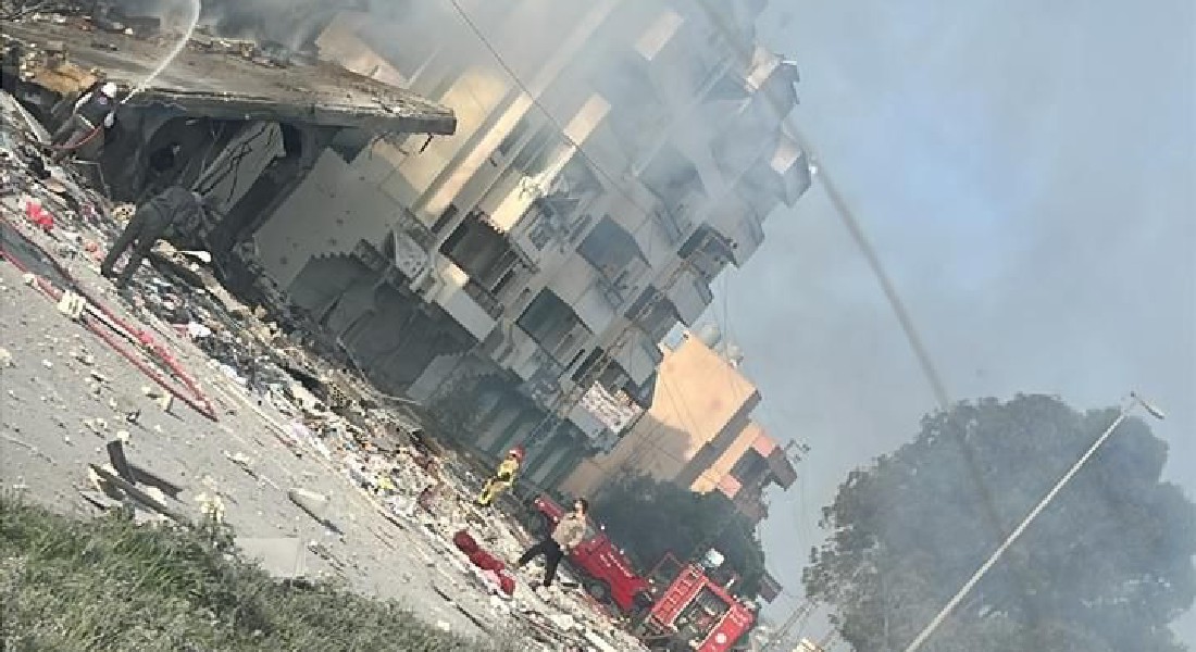 غارات على مبانٍ ومحطة محروقات على أوتوستراد دير الزهراني – النبطية