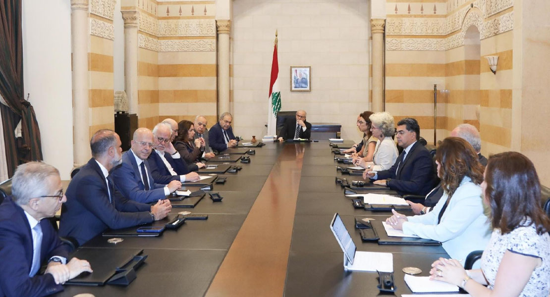 الحكومة تبحث عودة النازحين وإعادة إعمار الجنوب