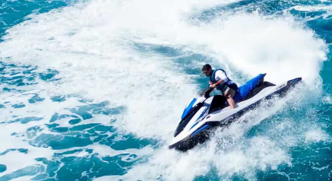 تحذيرات من مخاطر الـ”JET SKI” في لبنان: منع الانطلاق من الشواطئ المخصّصة للسباحة
